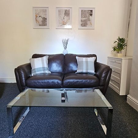 Willa Convenient 3 Bed, Pr1 Near Uclan N Train Station Preston  Zewnętrze zdjęcie
