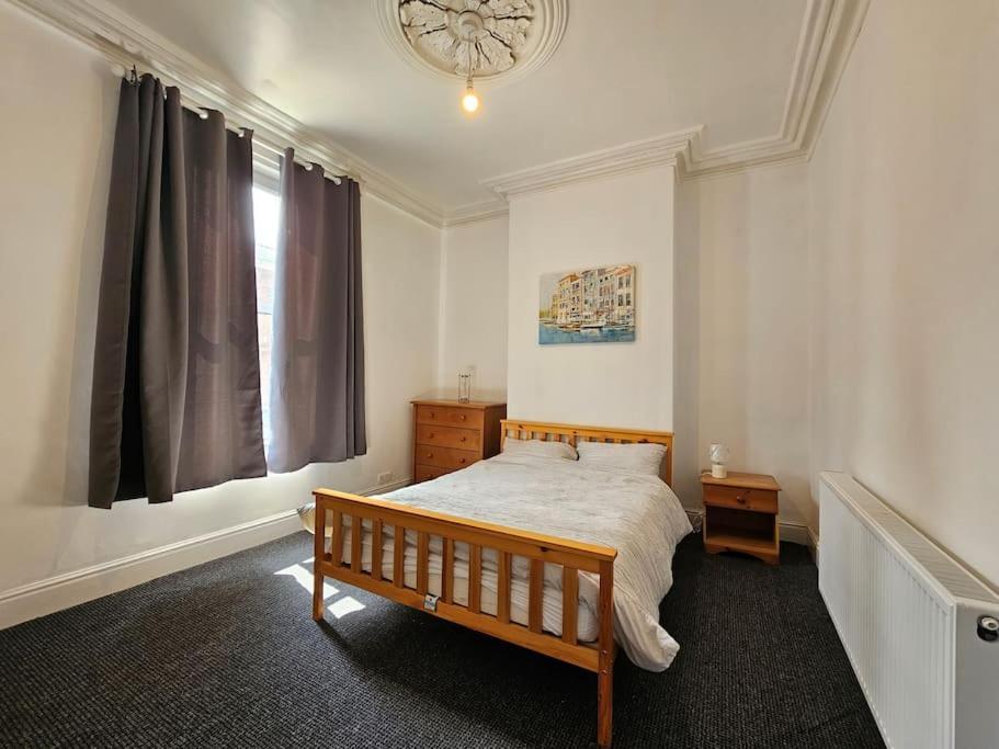 Willa Convenient 3 Bed, Pr1 Near Uclan N Train Station Preston  Zewnętrze zdjęcie