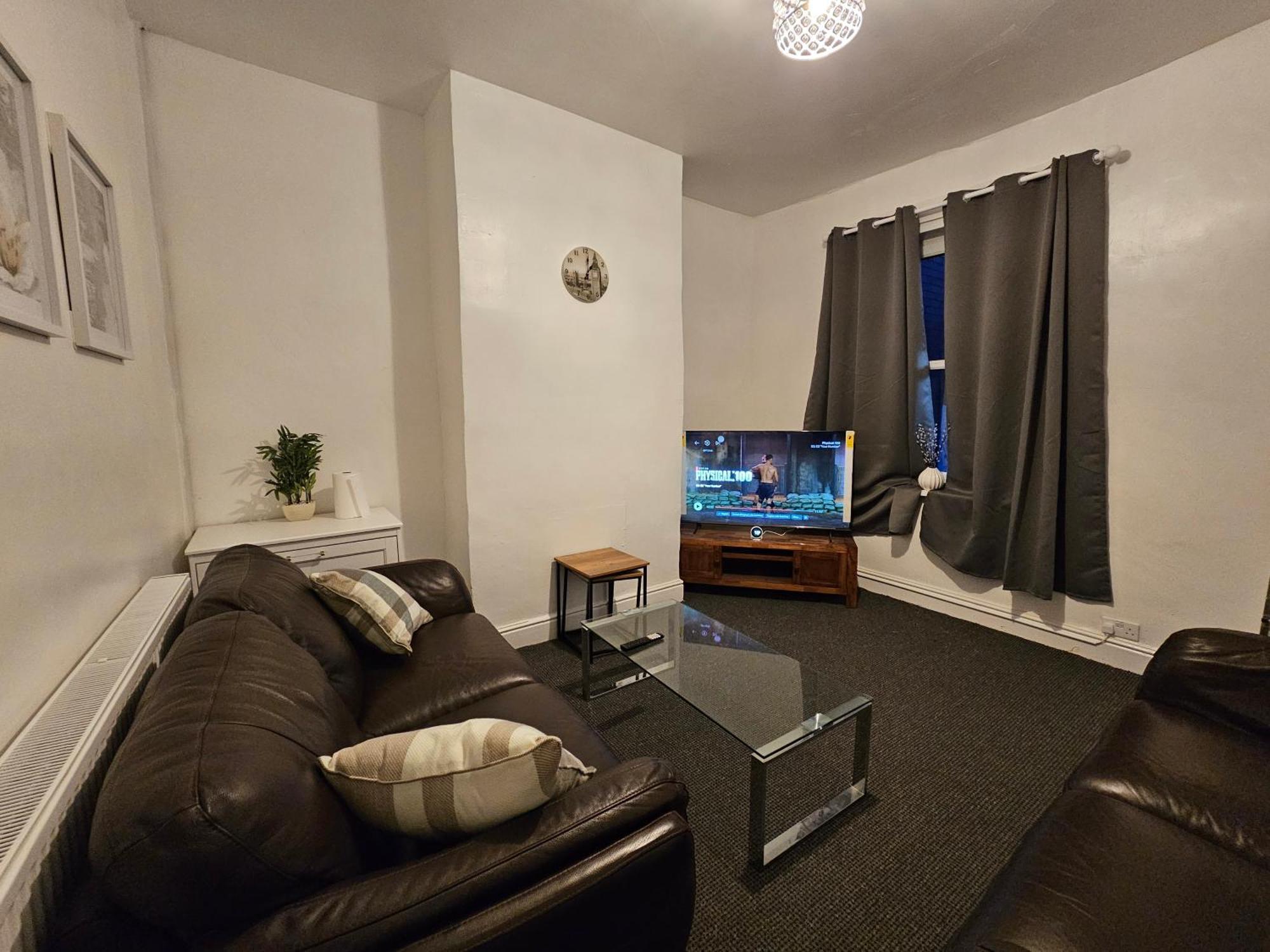 Willa Convenient 3 Bed, Pr1 Near Uclan N Train Station Preston  Zewnętrze zdjęcie